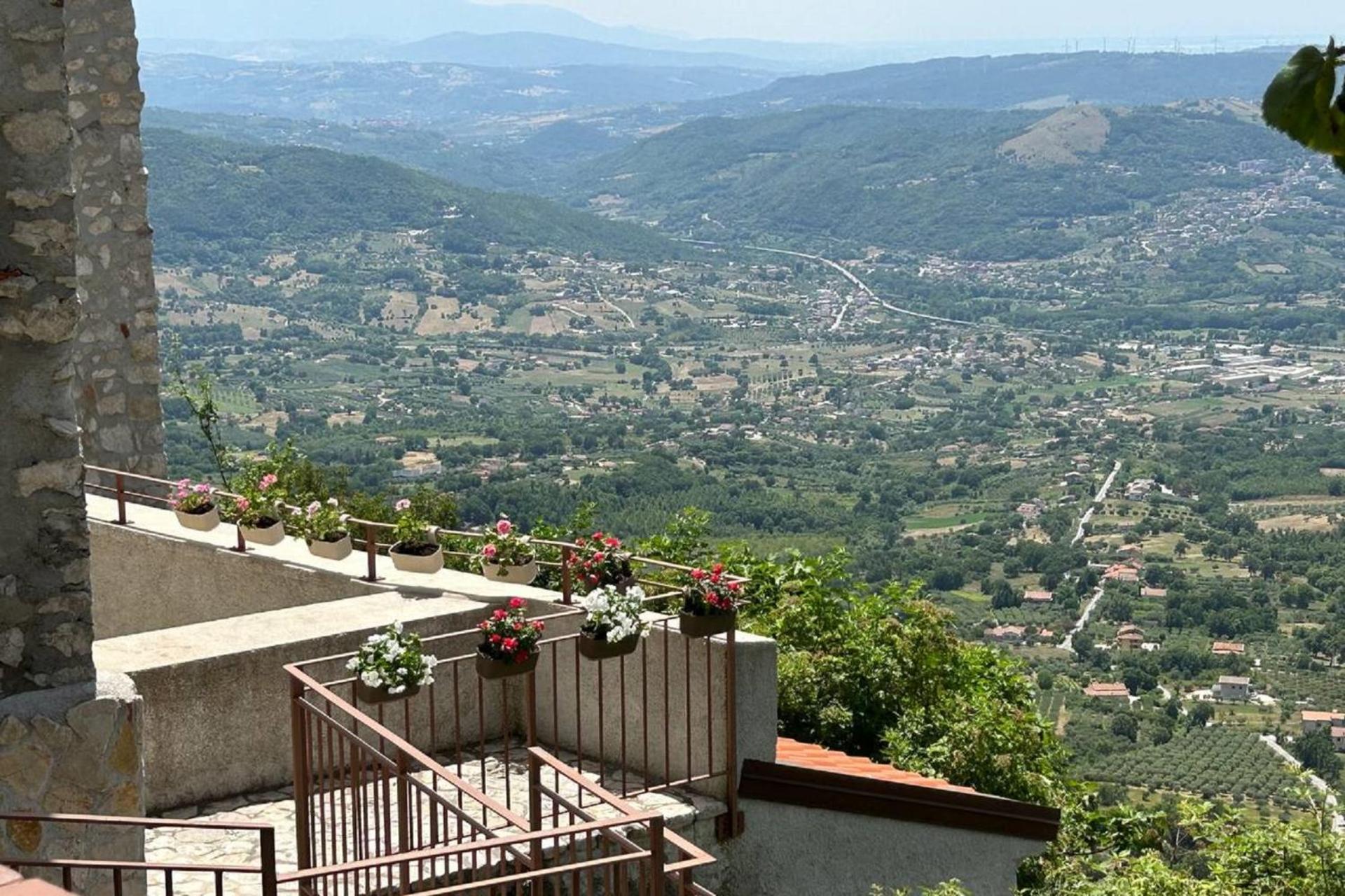 فيلا Il Borgo Dei Normanni Colliano المظهر الخارجي الصورة